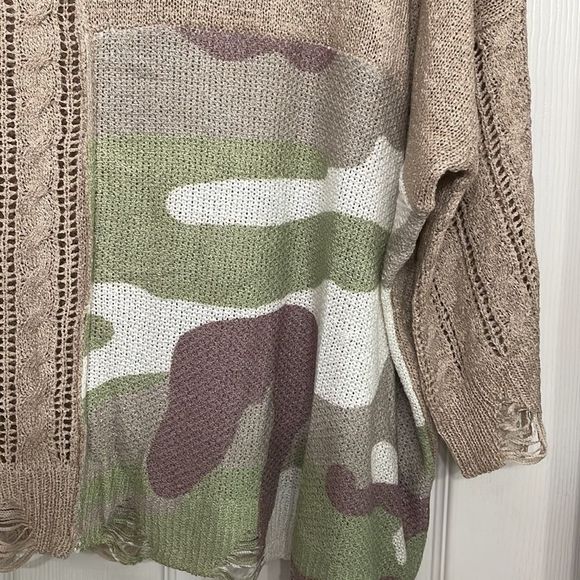 Gorgeous POL OVERSIZED TAN/ CAMOUFLAGE DISTRESSED SWEATER MEDIUM (XL/12/14) - Picture 4 of 7
